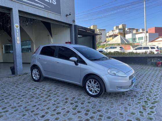 FIAT PUNTO 1.6 ESSENCE 16V FLEX 4P MANUAL FIAT PUNTO 1.6 ESSENCE 16V FLEX 4P MANUAL